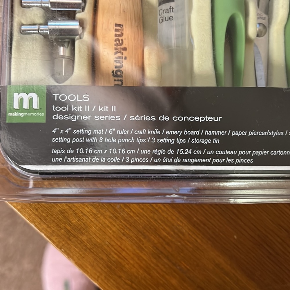 Making Memories tool kit - Picture 2 of 3